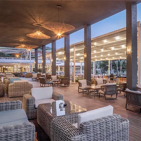 Doubletree By Hilton Bodrum Isil Club Ultra Τόρμπα