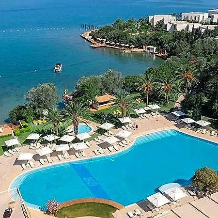 אתר נופש Doubletree By Hilton Bodrum Isil Club Ultra טורבה