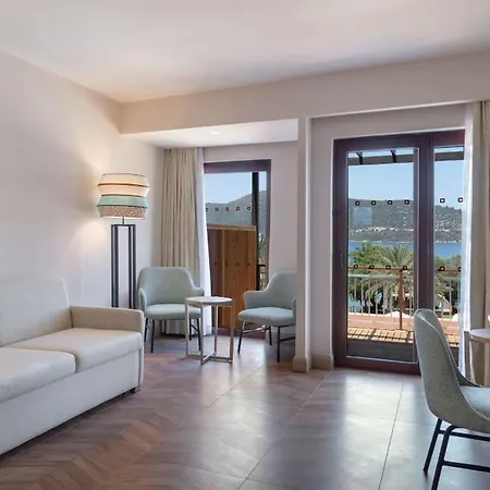 Üdülőközpont Doubletree By Hilton Bodrum Isil Club Ultra 5*