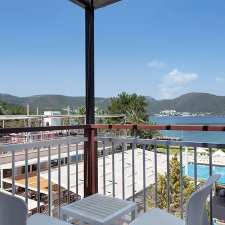 Doubletree By Hilton Bodrum Isil Club Ultra 5*